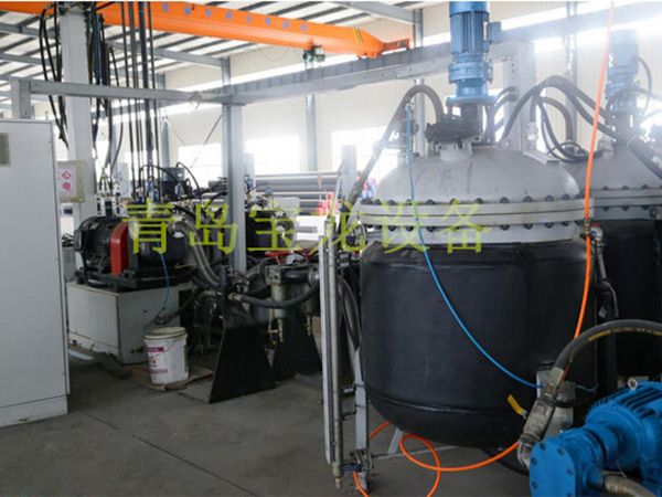 如何处理山东聚氨酯发泡机中的大气泡问题